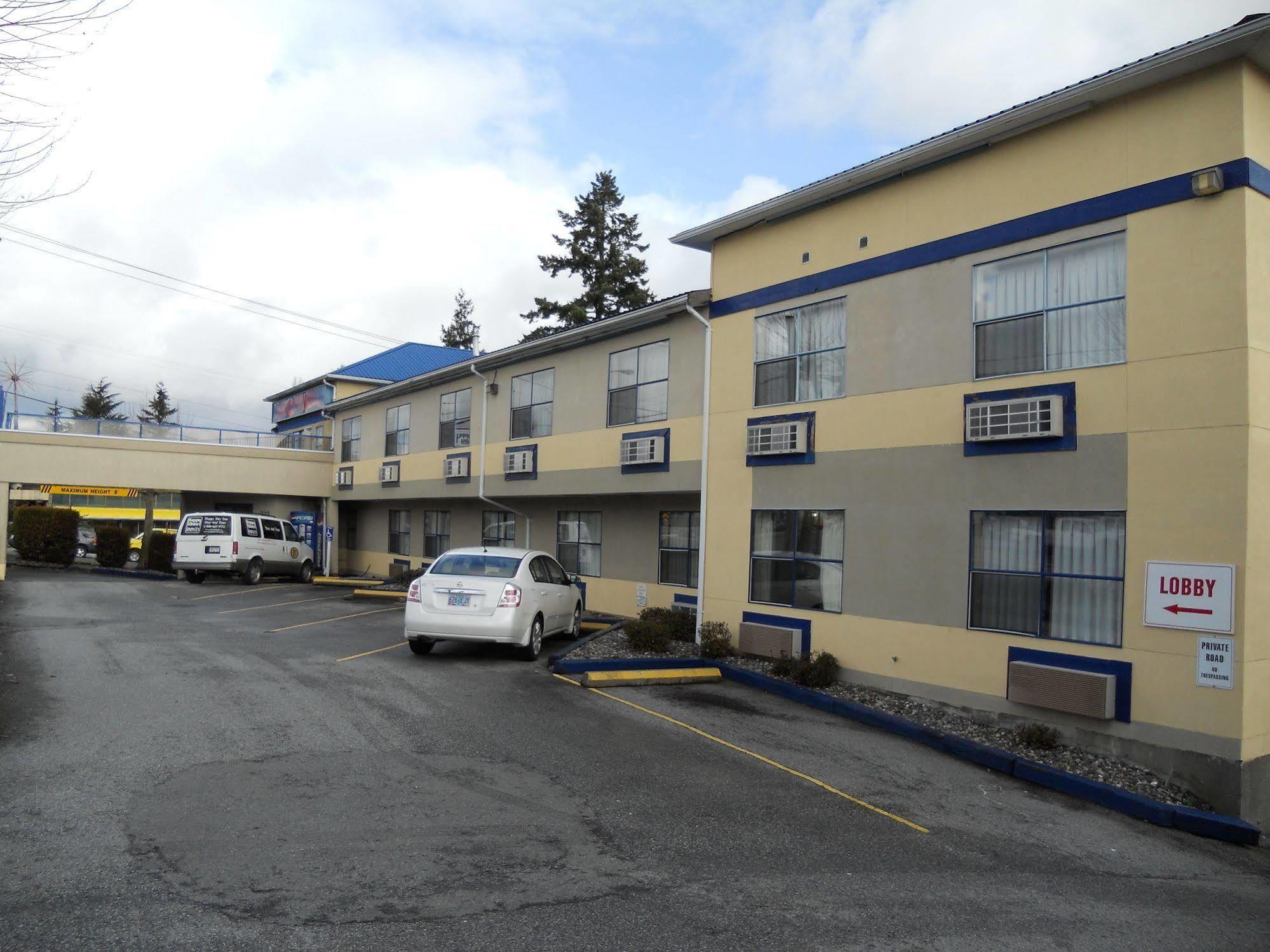 Happy Day Inn Burnaby Eksteriør billede