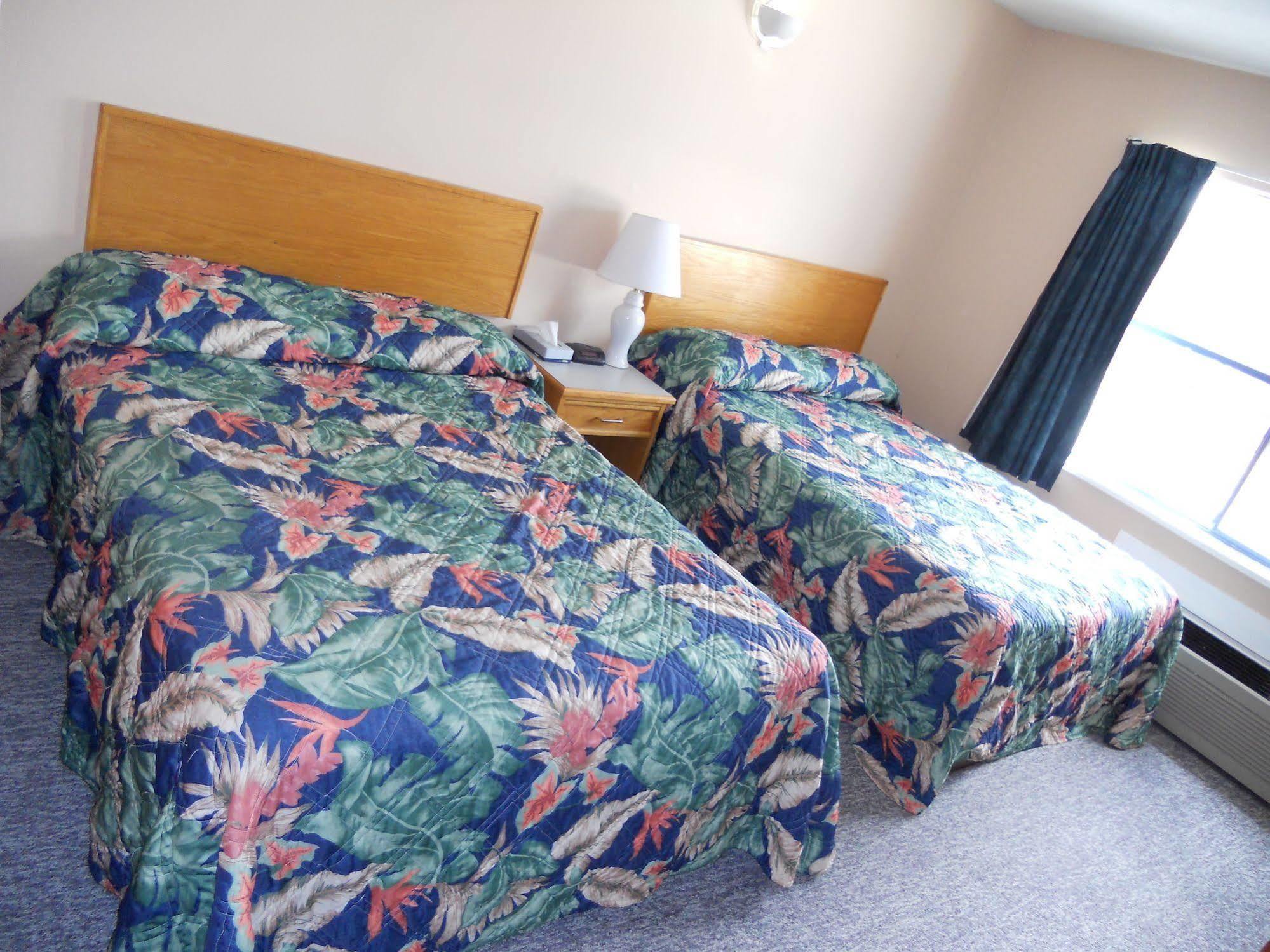 Happy Day Inn Burnaby Eksteriør billede