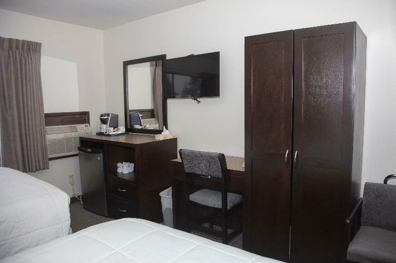 Happy Day Inn Burnaby Eksteriør billede
